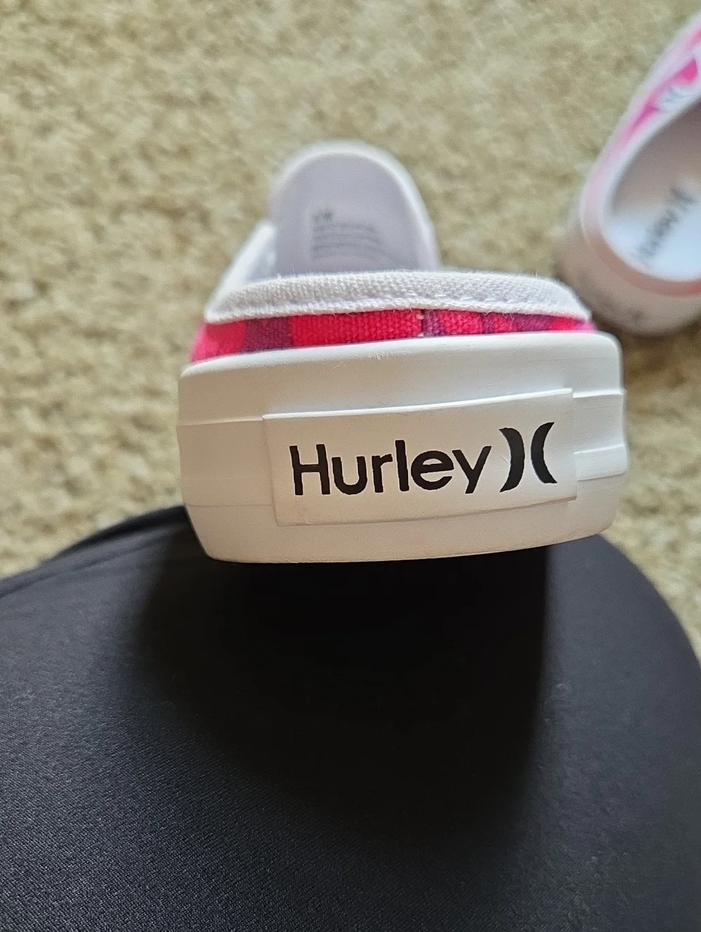 Hurley Size 8M  Hot Pink Floral Slip-On Shoes